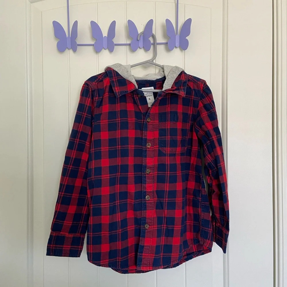 EUC | Carter’s boy’s button up hooded plaid flannel‎ — size 6